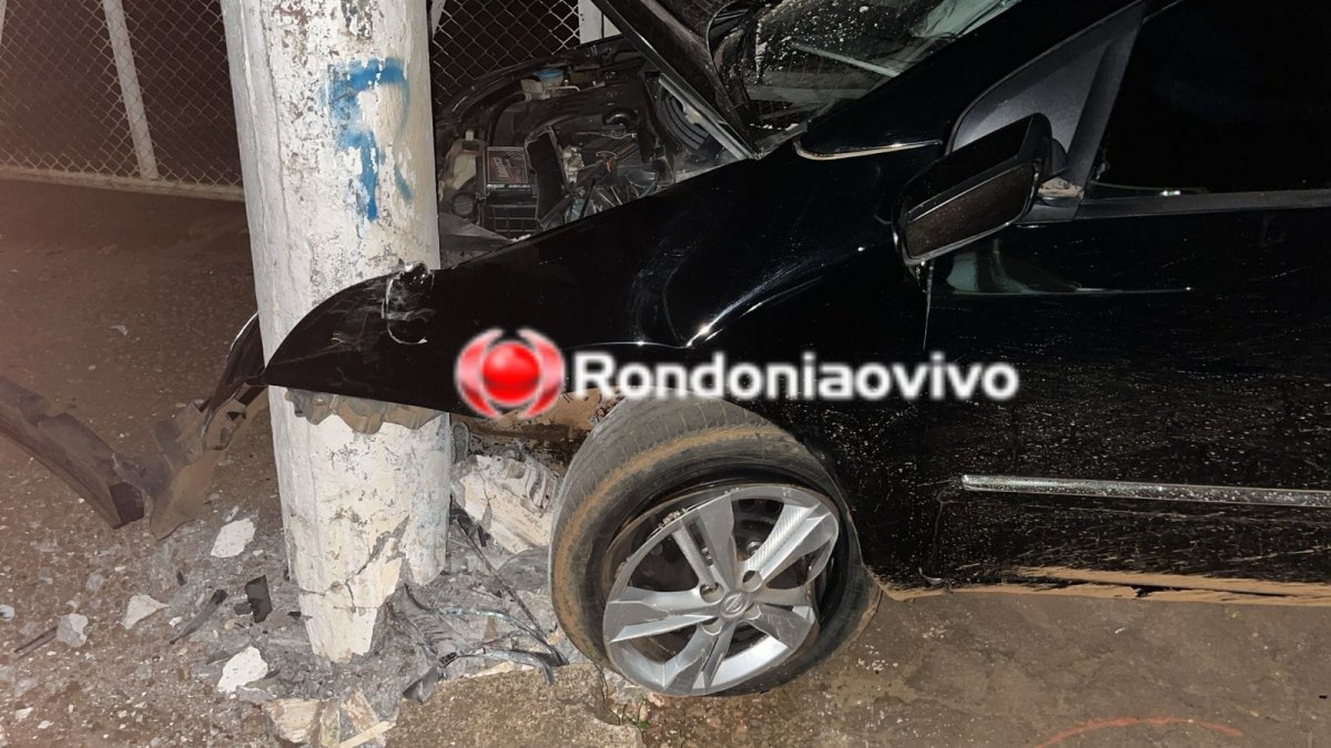 URGENTE: Motorista atropela casal e na fuga bate fortemente em poste