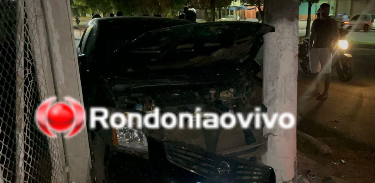 URGENTE: Motorista atropela casal e na fuga bate fortemente em poste