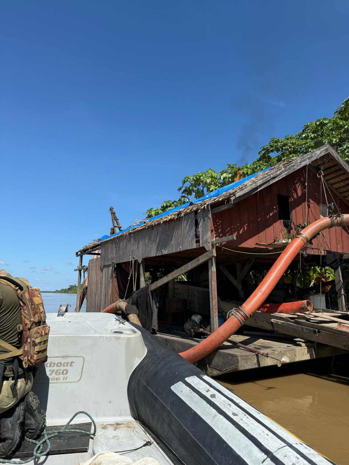 BIG DRAGA: Embarcações de garimpeiros são explodidas em operação no rio Madeira 