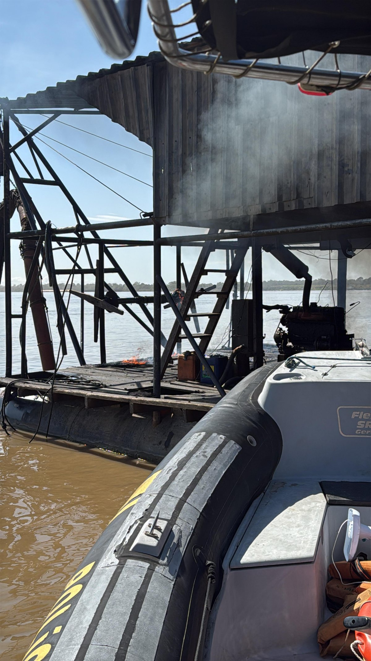 BIG DRAGA: Embarcações de garimpeiros são explodidas em operação no rio Madeira 