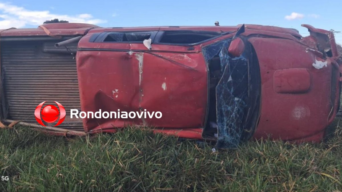 CAPOTAMENTO: Caminhonete com funcionários de empresa na capital se envolve em grave acidente