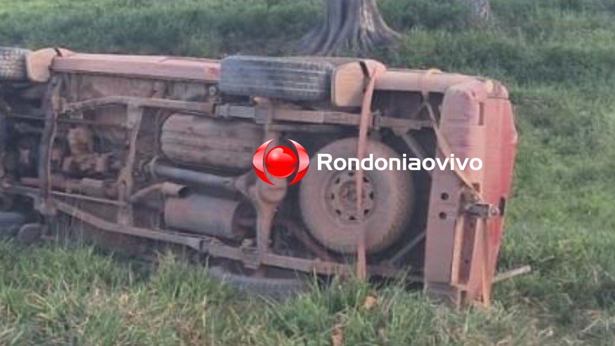 CAPOTAMENTO: Caminhonete com funcionários de empresa na capital se envolve em grave acidente