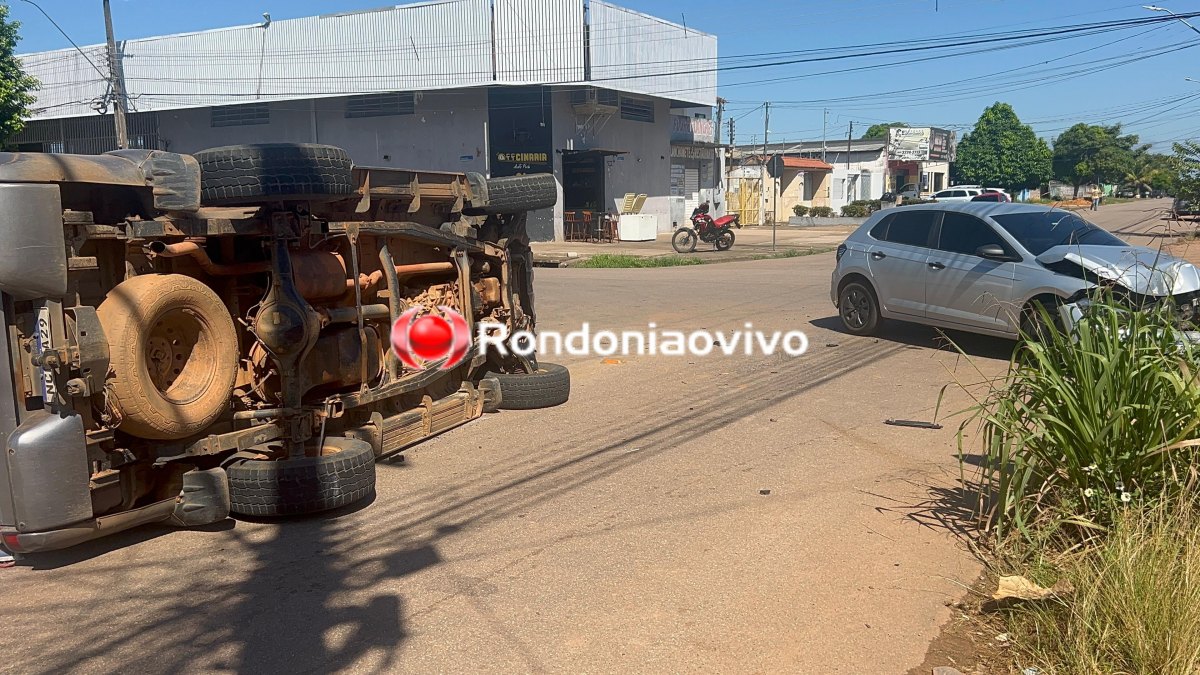 VÍDEO: Capotamento de caminhonete é filmado por câmera de segurança no Centro