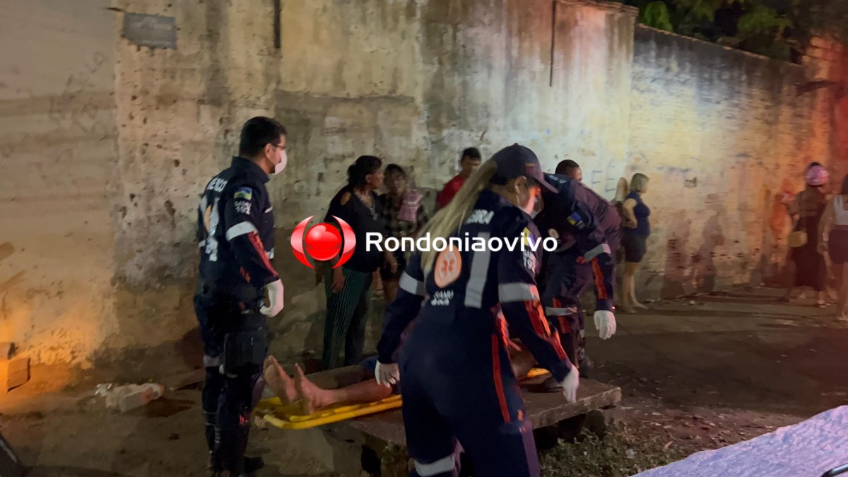 VÍDEO: 'Juninho' é atacado brutalmente pelo colega 'Carlinhos' em bebedeira