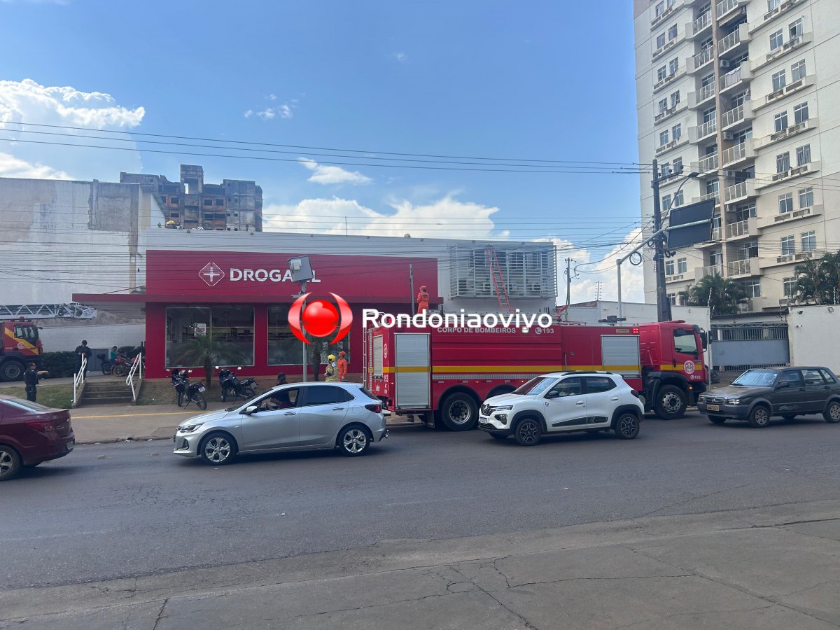 VÍDEO: Corpo de Bombeiros resgata homem que subiu no telhado de drogaria