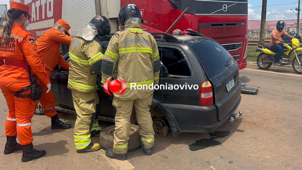 VÍDEO: Motorista fica preso nas ferragens em grave capotamento na BR-364 