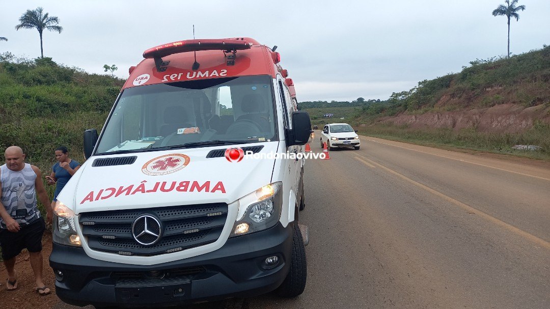 NA BR-319: Motociclista quebra braço após ser atingido por caiaques que caíram de carro