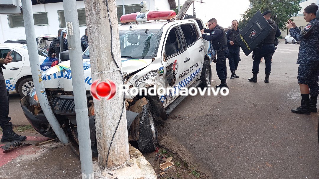 NO SEMÁFORO: Três policiais militares ficam feridos em grave acidente com viatura da PM