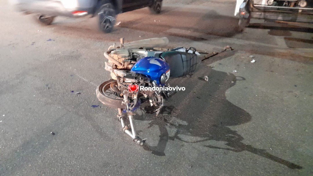 FRATURA EXPOSTA: Motoboy de delivery se envolve em grave acidente na Jorge Teixeira 