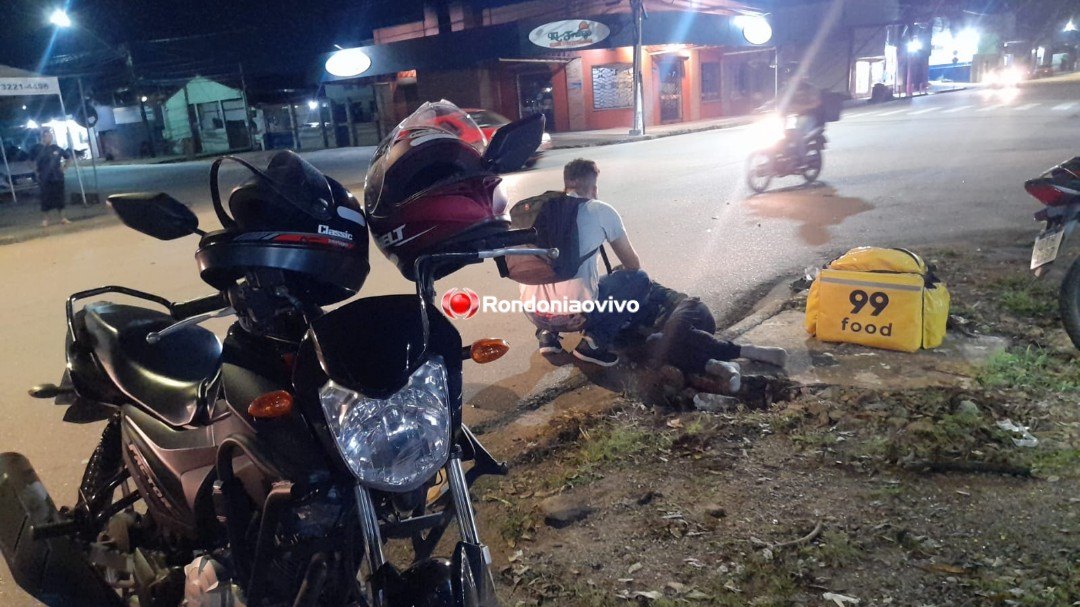 AVANÇOU: Colisão entre dois motoboys de delivery deixa um com a perna quebrada 