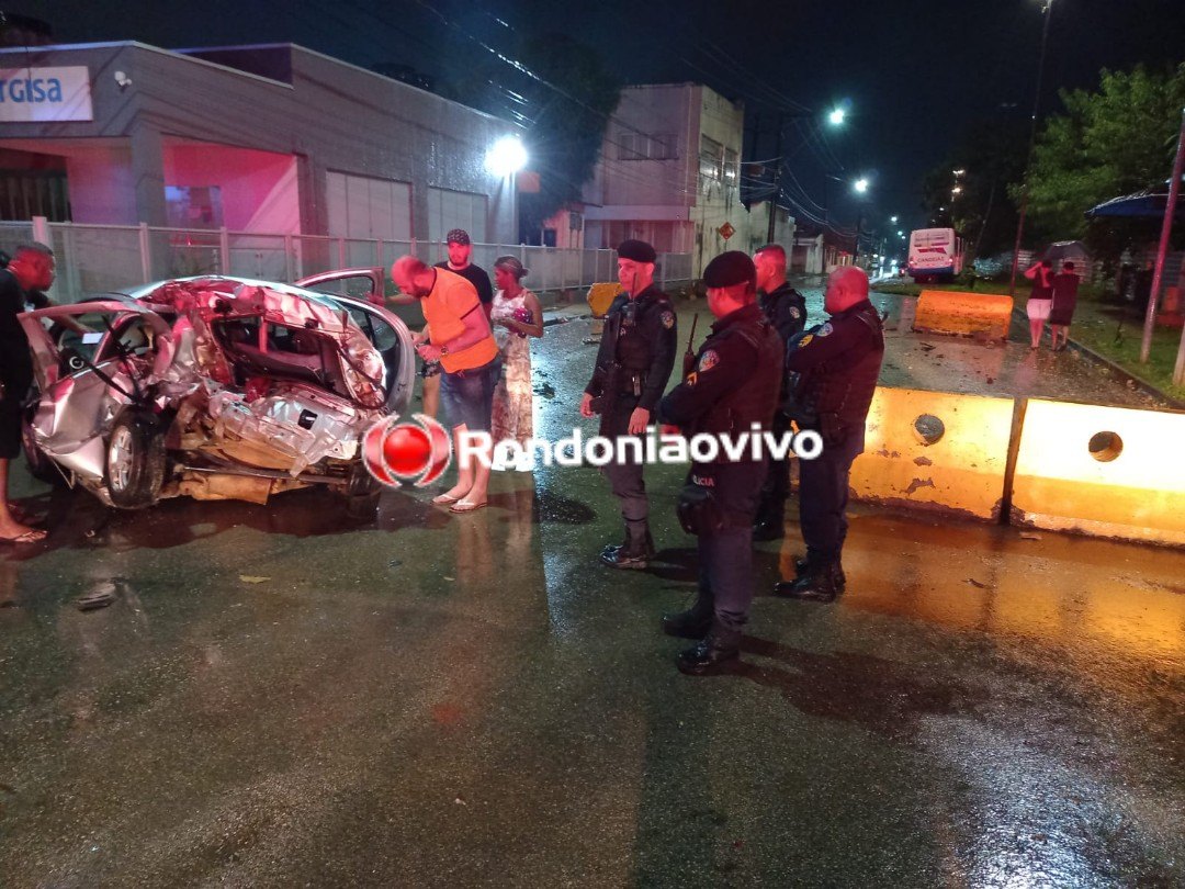 NA 7 DE SETEMBRO: Carro é destruído ao ser atingido por ônibus e duas pessoas ficam feridas