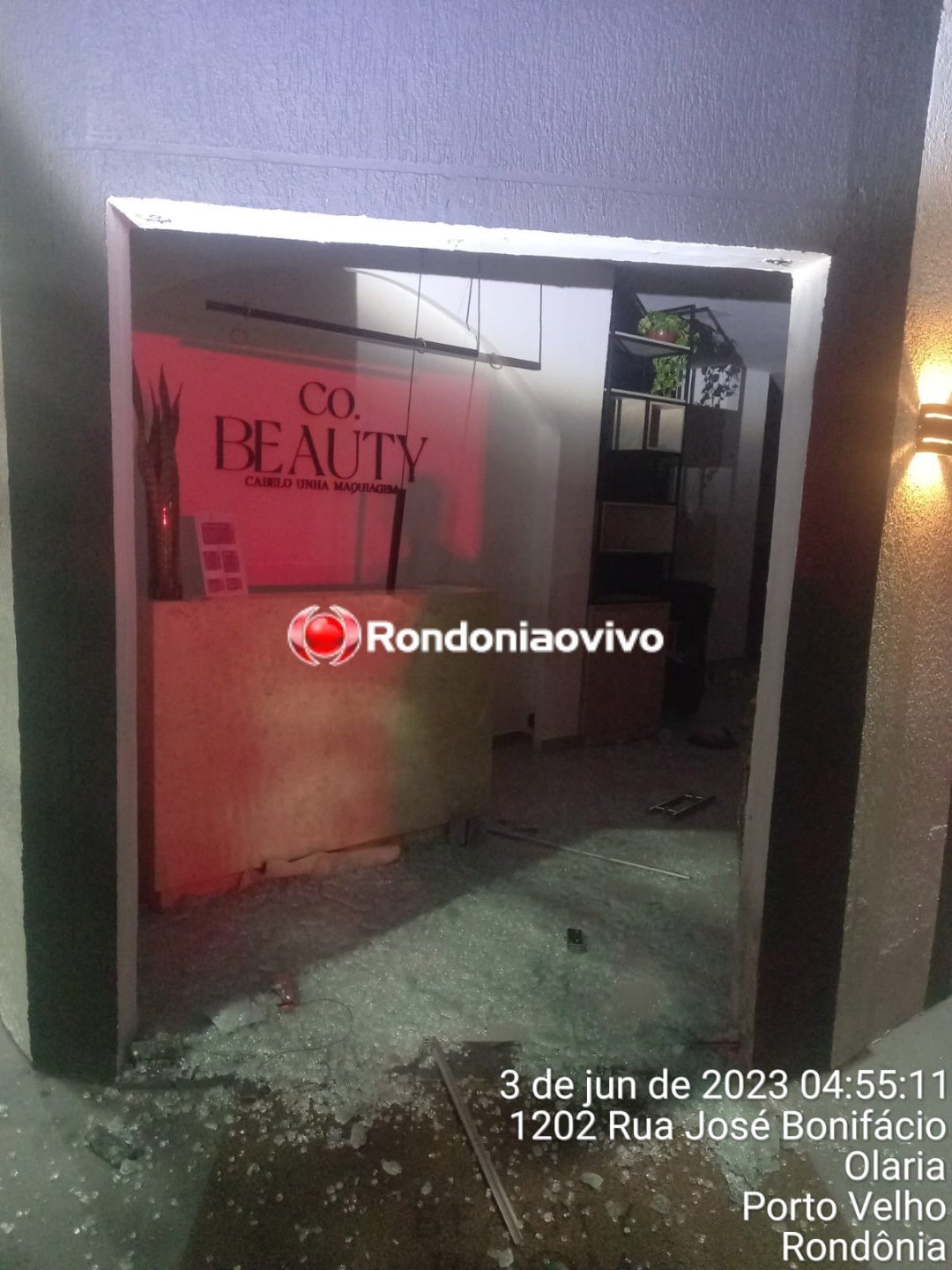 BANDO DO GOL: Quadrilha faz arrastão em loja de cosméticos e é presa após perseguição policial 