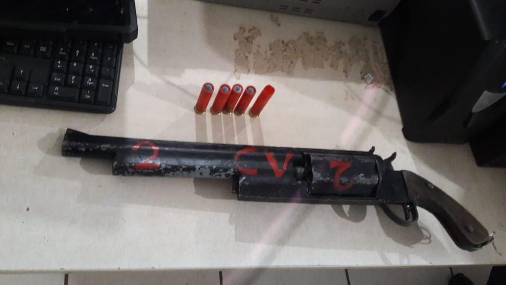 FACÇÃO: Bandidos que gravaram vídeo comemorando ataque a rivais são presos armados