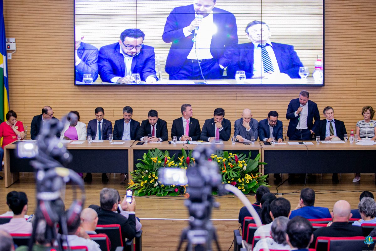 MÉRITO DE PIONEIRISMO: Eucatur e as diretoras Ana e Nair Gurgacz recebem homenagens em Rondônia