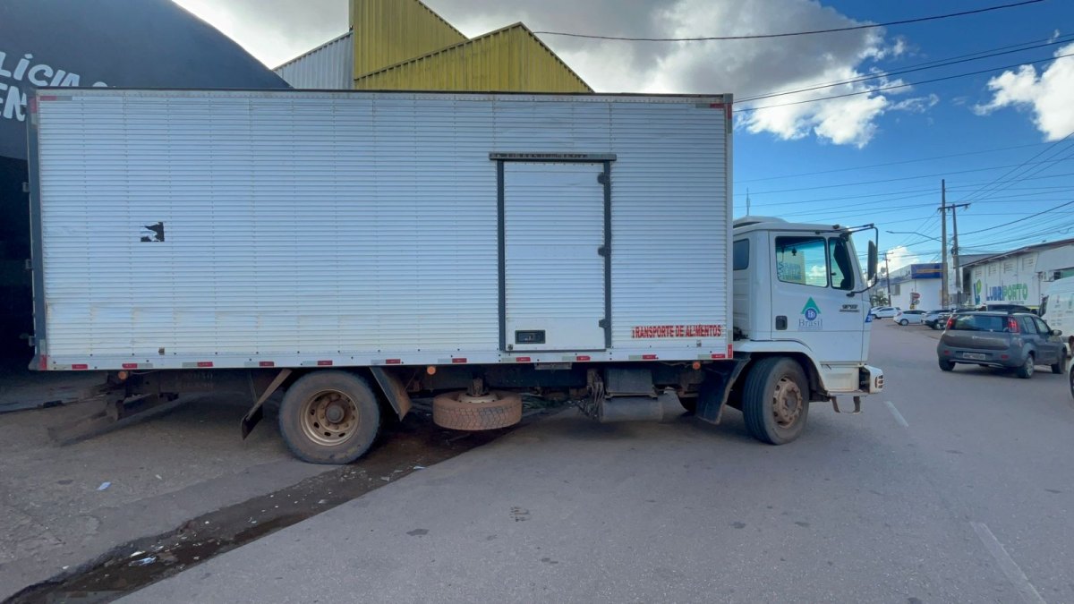 URGENTE: PM prende caminhoneiro com quase meia tonelada de drogas