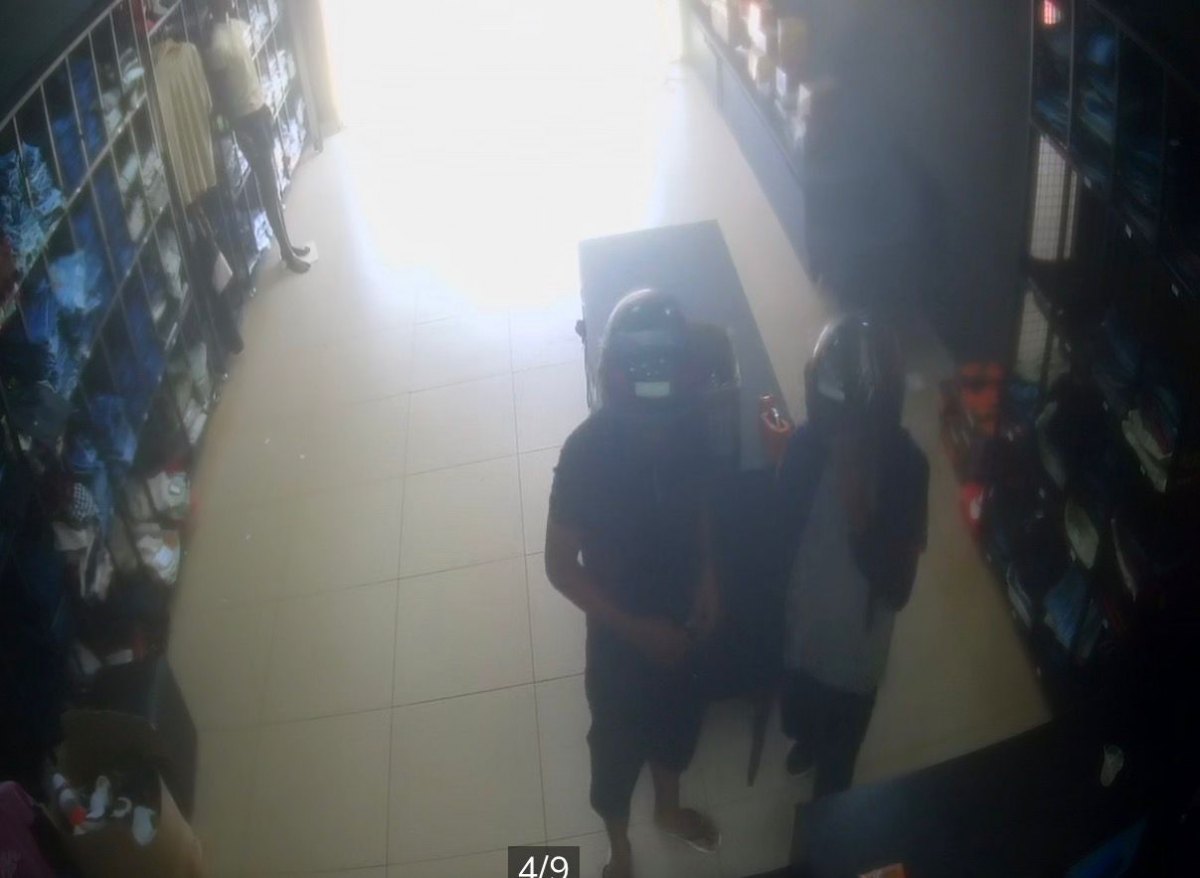VÍDEO: Bando faz assalto em loja de celulares e ataca mulher com coronhada na cabeça