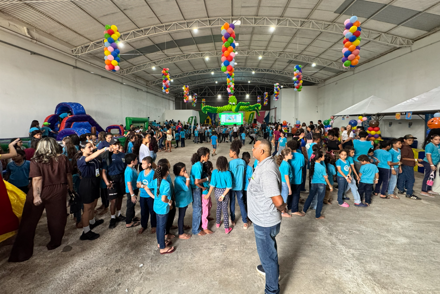 ARIQUEMES COOPERA: Evento reúne cerca de 250 crianças em dia de lazer e diversão