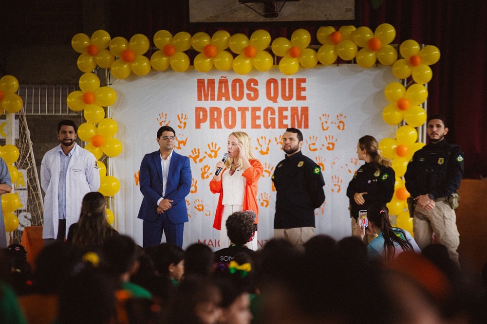 IEDA CHAVES: Deputada leva alerta sobre abuso infantil a alunos da Escola Santa Marcelina
