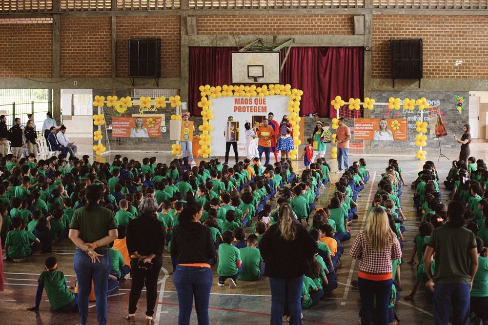 IEDA CHAVES: Deputada leva alerta sobre abuso infantil a alunos da Escola Santa Marcelina