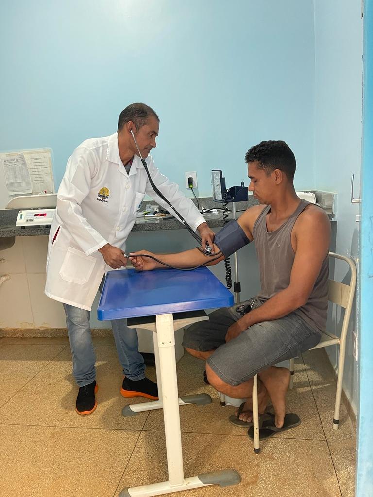 SAÚDE DA POPULAÇÃO Vereador enfermeiro Roneudo participa de Ação Social no Distrito Rio Pardo