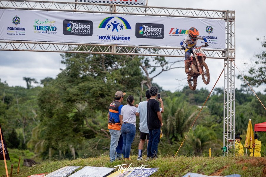 CHOVEU MUITO: Motocross em Nova Mamoré exigiu força e garra dos pilotos e da organização
