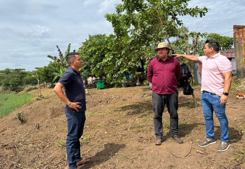 EDIMILSON DOURADO: Canal no Castanheiras recebe limpeza histórica após solicitação do vereador