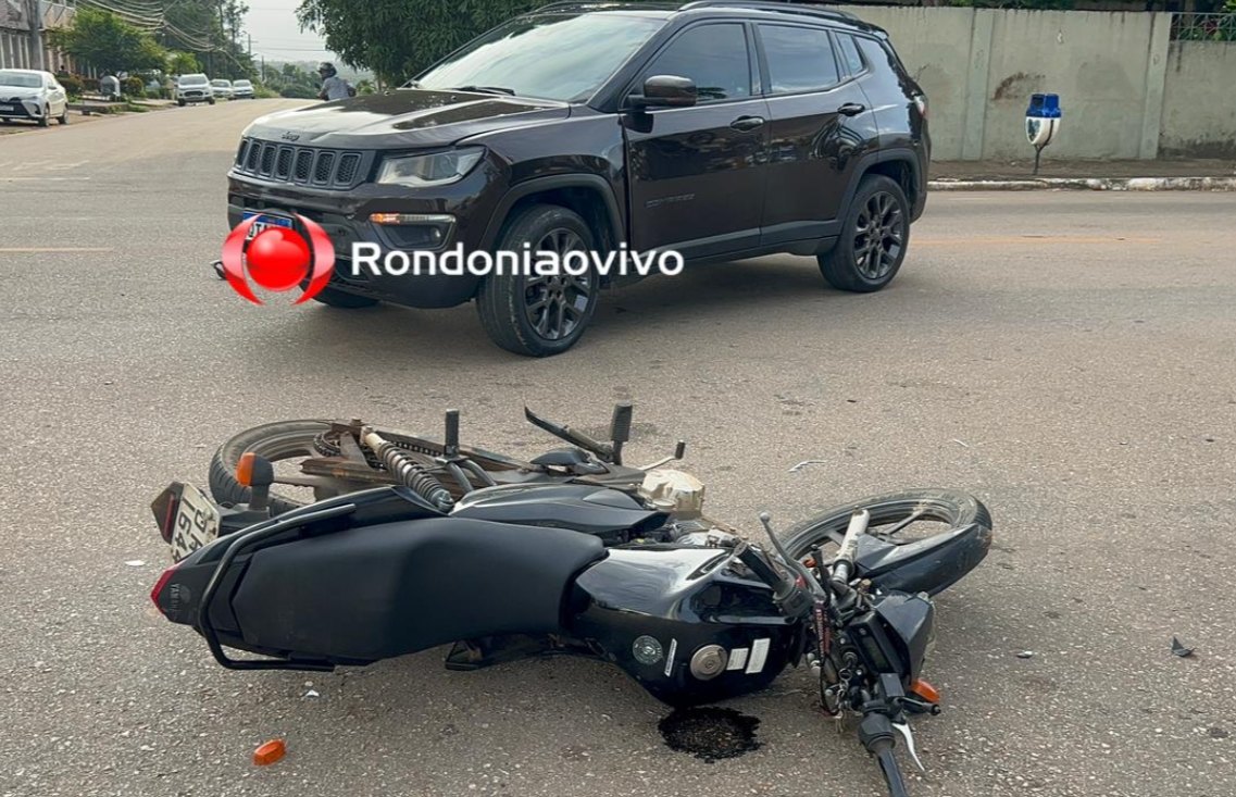 URGENTE: Motociclista sofre gravíssima fratura exposta em acidente na frente do TJ