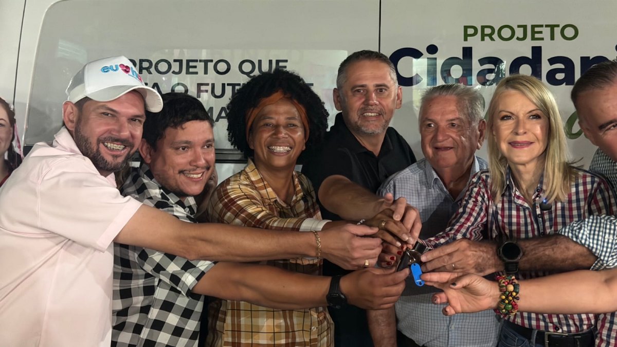 SÍLVIA CRISTINA: Deputada assegura van para o transporte de pacientes no Hospital de Amor