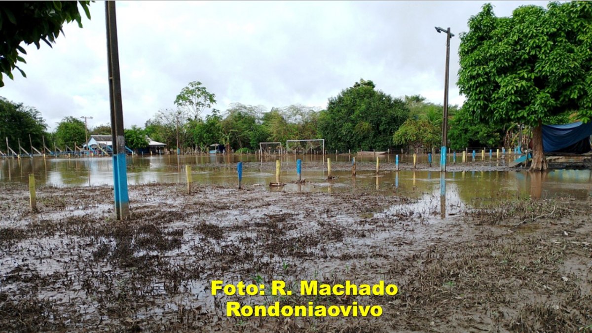 RECOMEÇO DIFICIL: O desafio agora no Baixo Madeira é vencer o lamaçal