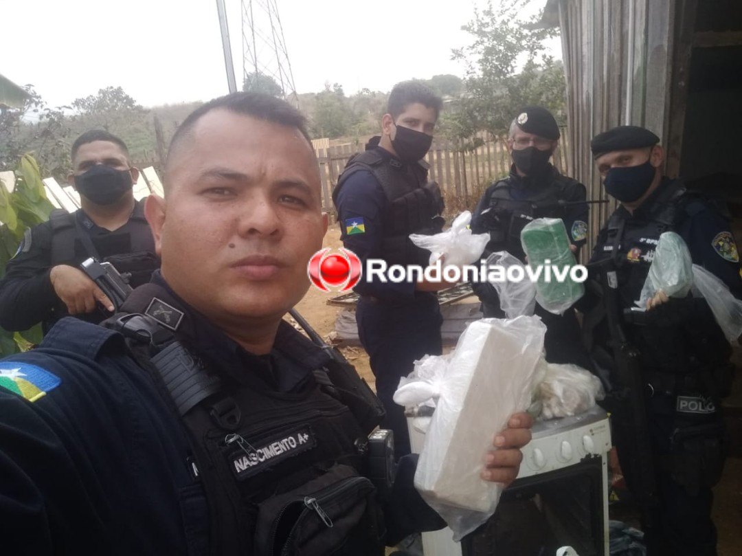 GUSMÃO EM AÇÃO: Traficante que guardava droga em galinheiro é preso escondido embaixo de cama