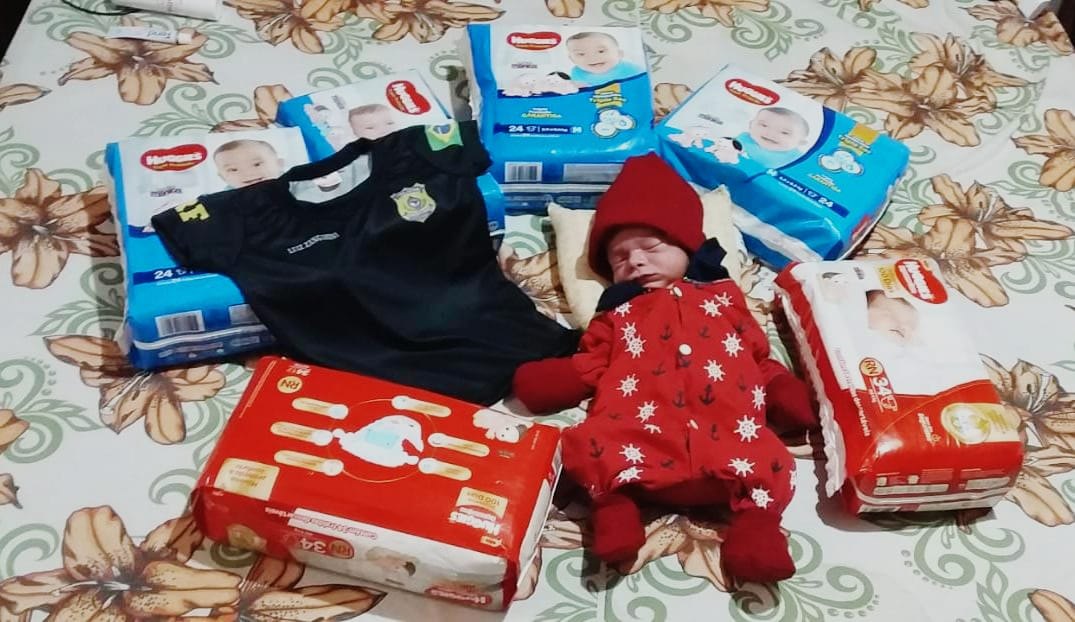 BRAVURA: Grávida entra em trabalho de parto na BR e é socorrida pela PRF