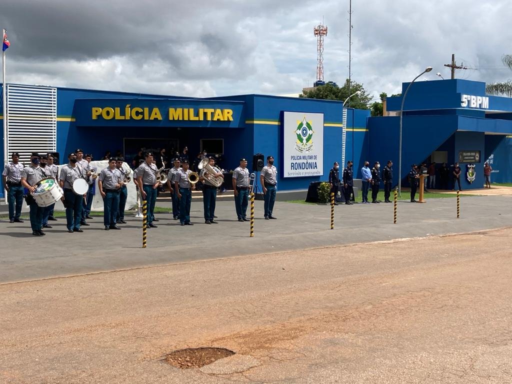 DEPUTADO: Alex Silva entrega equipamentos de segurança para Força Tática da PM