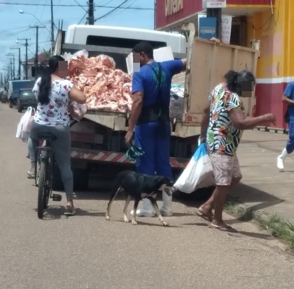 CENAS DA CIDADE: Pessoas recolhendo ossos mostra o desespero de alguns moradores da capital