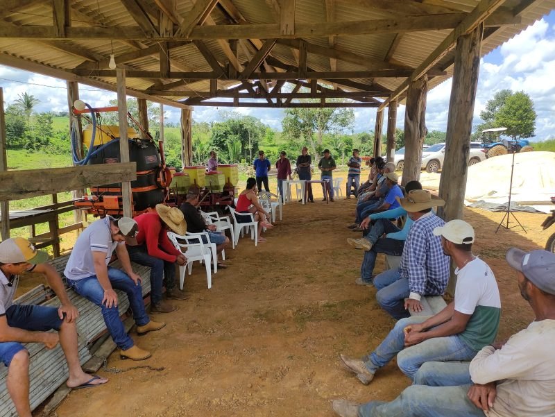 AGRICULTURA: Dep. Alan Queiroz entrega 595 ton de cálcario aos agricultores de Vale do Anari