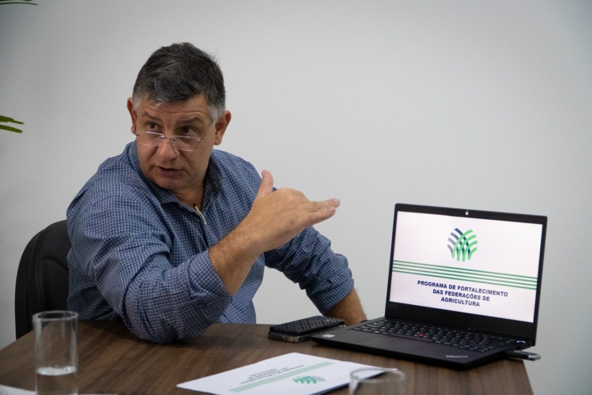  Presidente da CNA, João Martins, faz visita às instalações da Faperon
