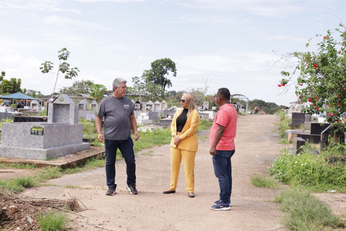 MANUTENÇÃO: Vereadora Márcia Socorrista pede limpeza do Cemitério Santo Antônio