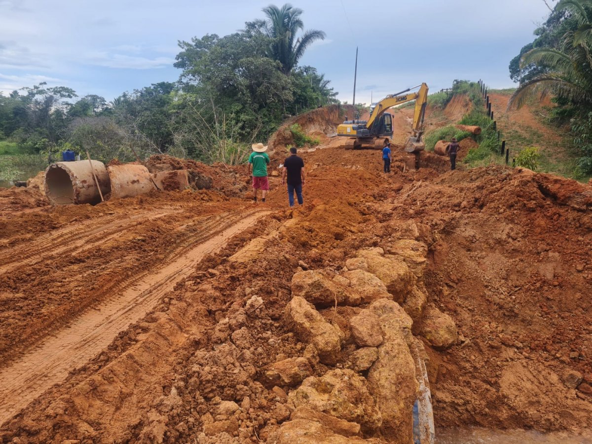 VEREADOR: Edwilson Negreiros pede e Prefeitura faz reparos na zona rural da cidade