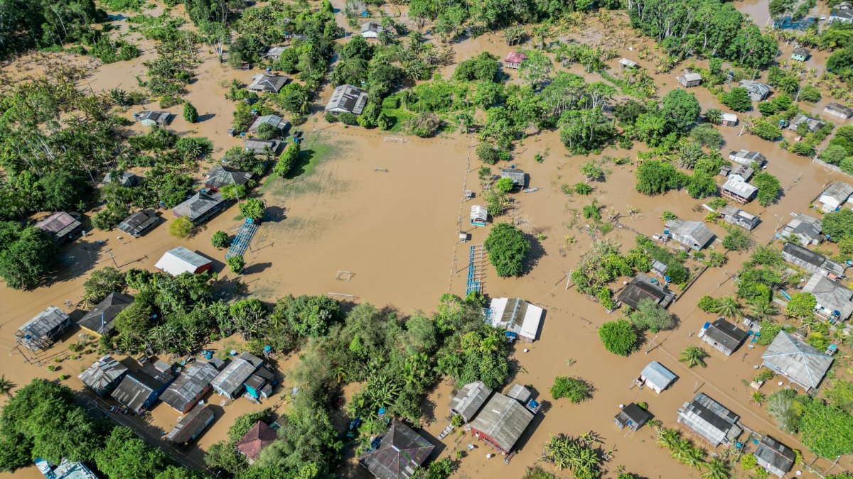 CHEIA DO MADEIRA: Nazaré é tomada pela água e comunidades ribeirinhas ficam no escuro 