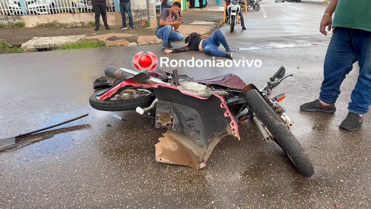 NA ABUNÃ: Mulher em moto avança cruzamento e é gravemente atingida por Argo