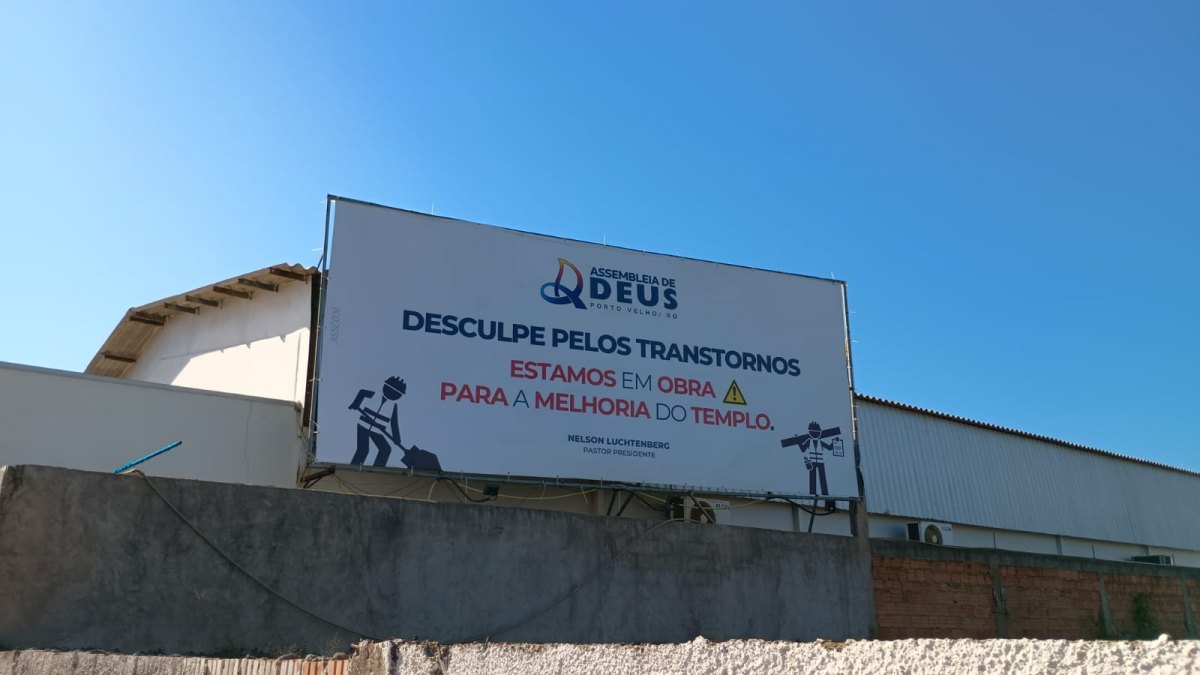 BENEVOLÊNCIA: Partes envolvidas dizem que asfaltamento de pátio de igreja é cortesia de apoio