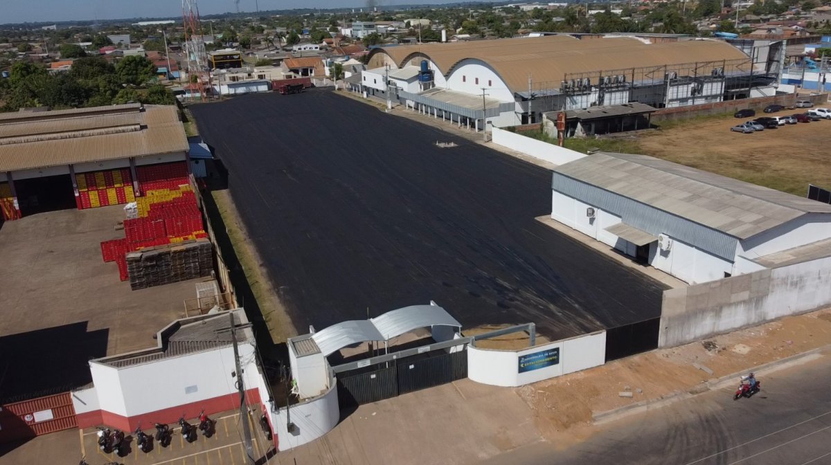 BENEVOLÊNCIA: Partes envolvidas dizem que asfaltamento de pátio de igreja é cortesia de apoio