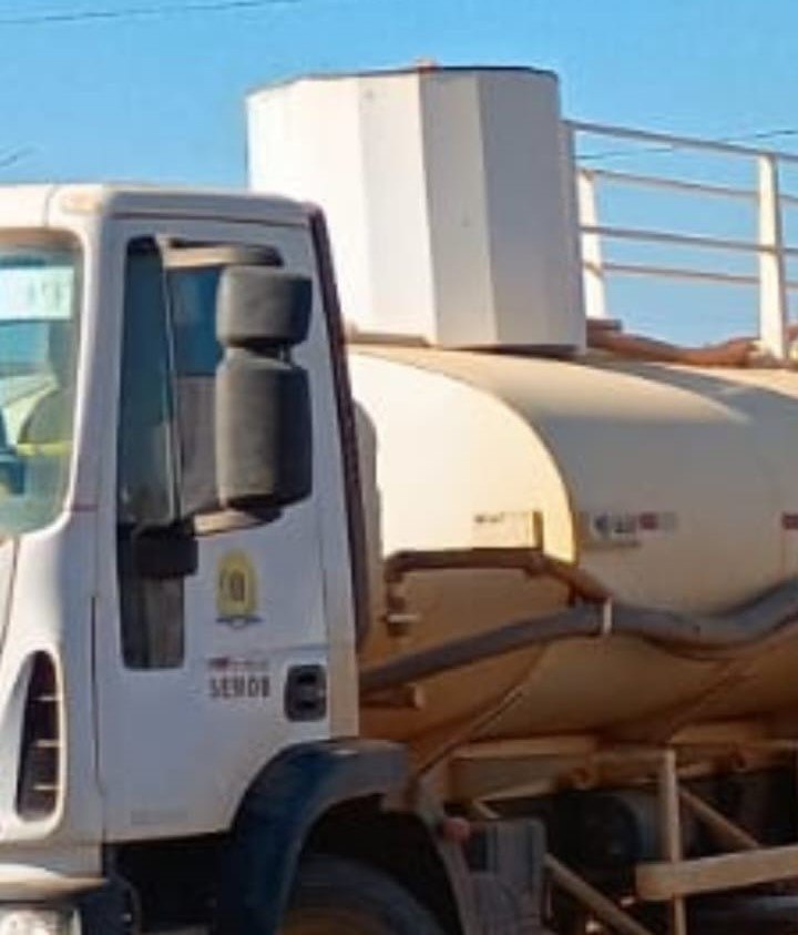 BENEVOLÊNCIA: Partes envolvidas dizem que asfaltamento de pátio de igreja é cortesia de apoio