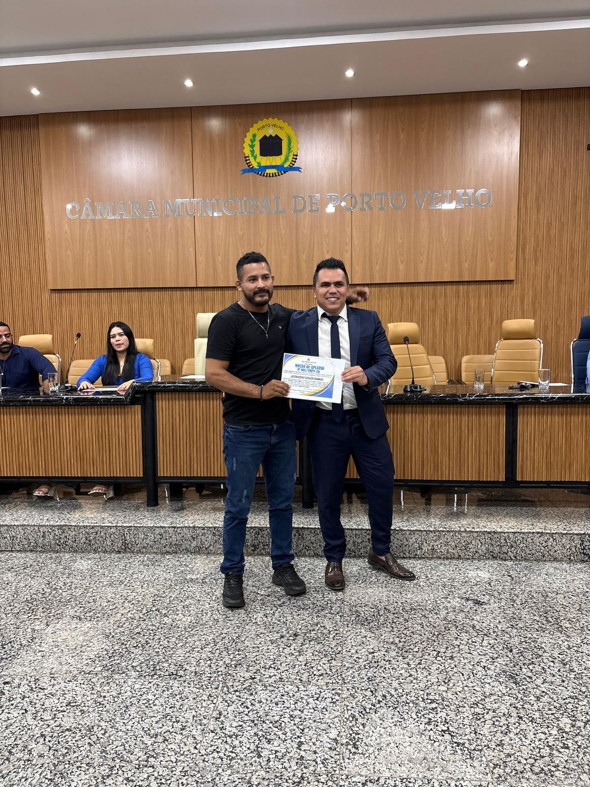 EDIMILSON DOURADO: Vereador homenageia mestre de artes marciais por contribuição ao esporte em Rondônia