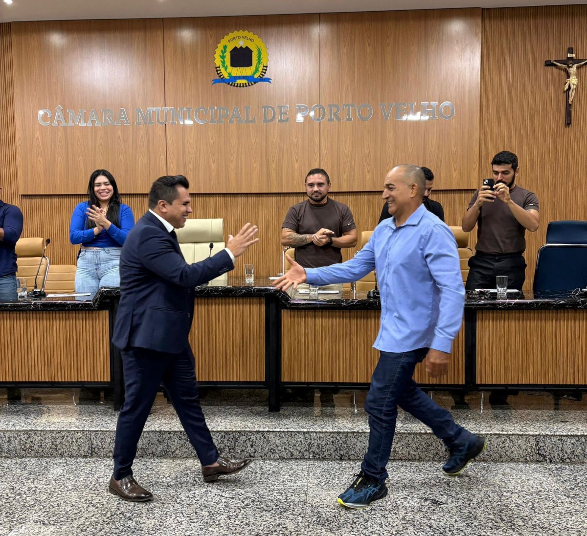 EDIMILSON DOURADO: Vereador homenageia mestre de artes marciais por contribuição ao esporte em Rondônia