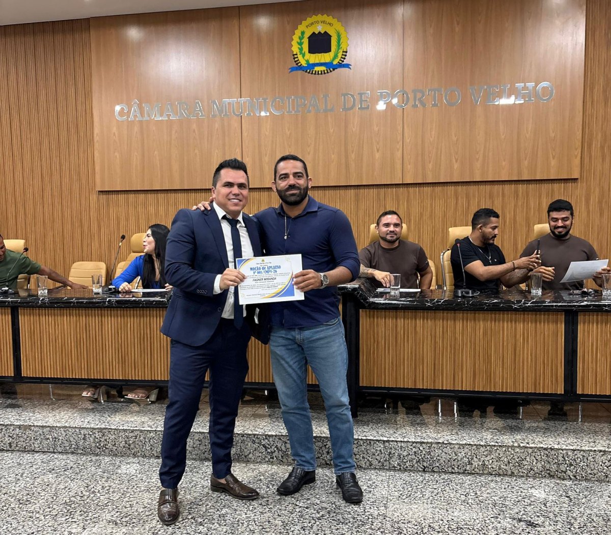 EDIMILSON DOURADO: Vereador homenageia mestre de artes marciais por contribuição ao esporte em Rondônia