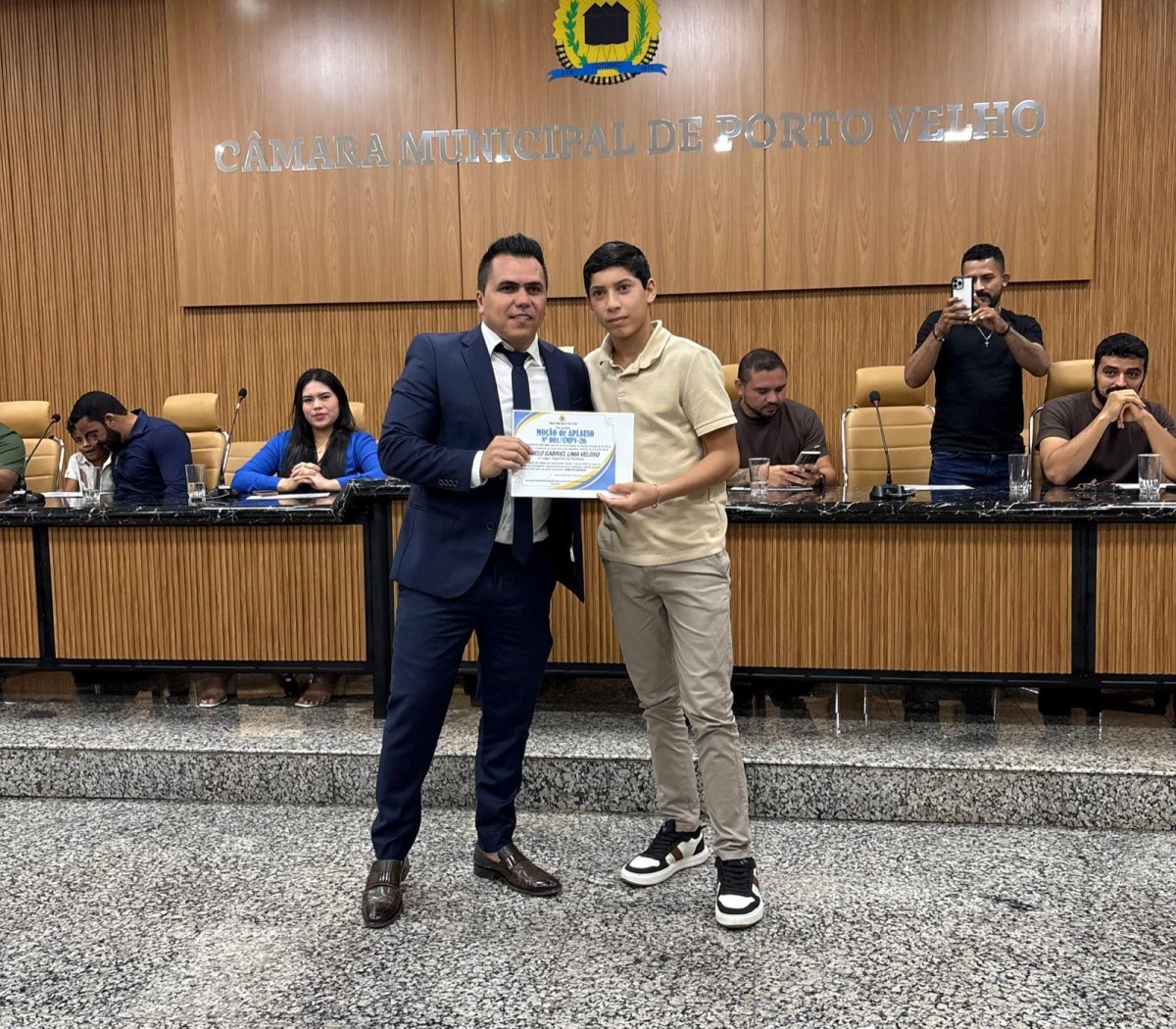 EDIMILSON DOURADO: Vereador homenageia mestre de artes marciais por contribuição ao esporte em Rondônia