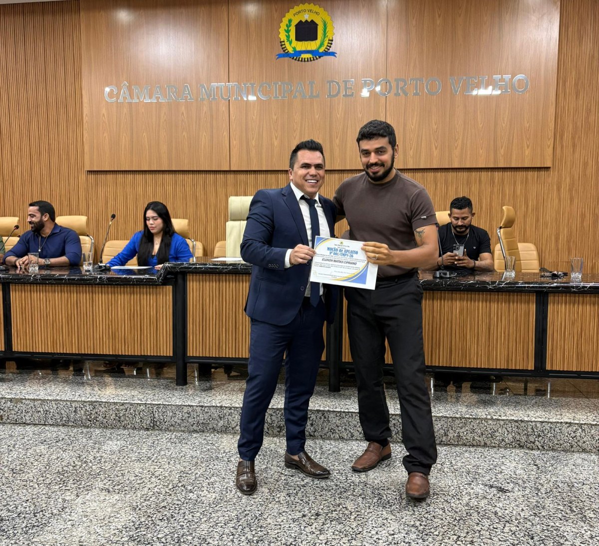 EDIMILSON DOURADO: Vereador homenageia mestre de artes marciais por contribuição ao esporte em Rondônia
