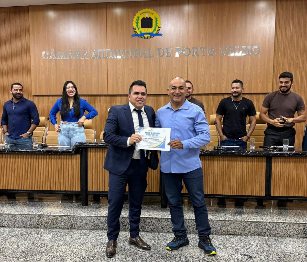 EDIMILSON DOURADO: Vereador homenageia mestre de artes marciais por contribuição ao esporte em Rondônia