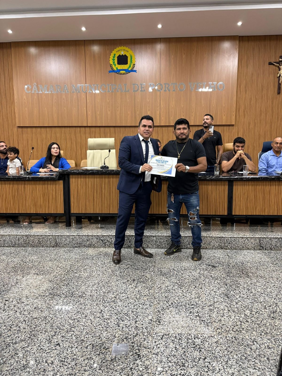 EDIMILSON DOURADO: Vereador homenageia mestre de artes marciais por contribuição ao esporte em Rondônia