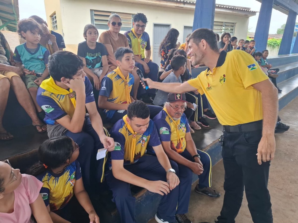 DBV POR UM DIA: Desbravadores promovem ação comunitária e educativa em escola de Porto Velho